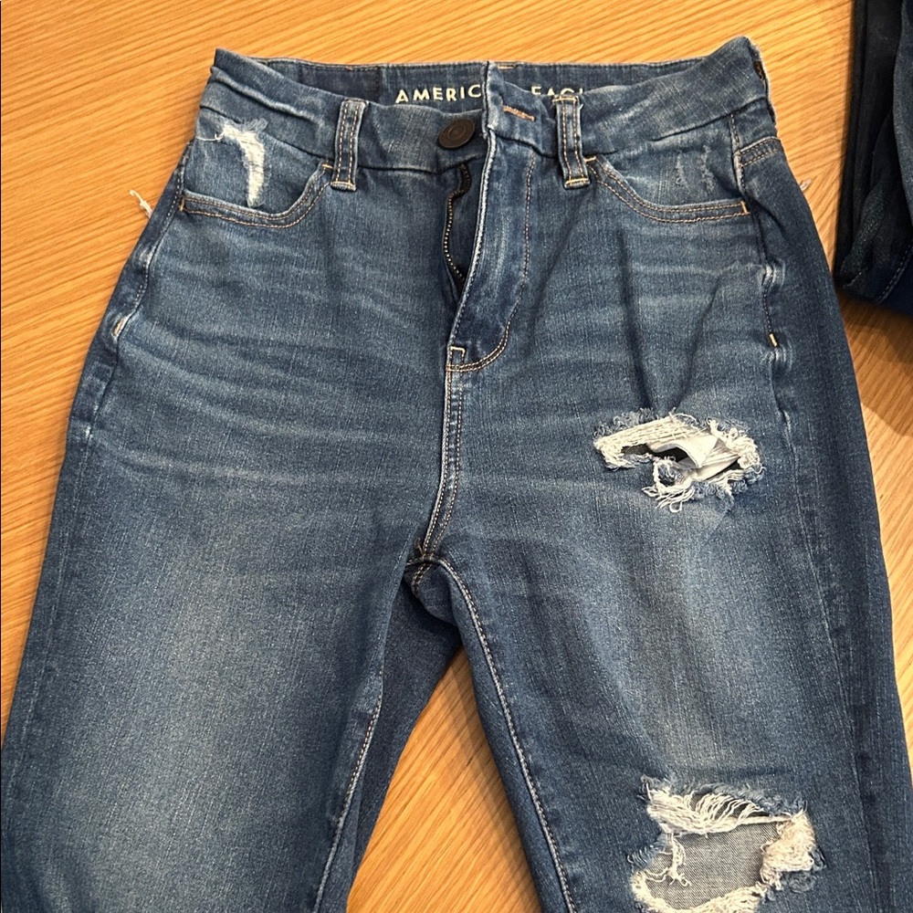 American Eagle Outfitters Women's High Rise Ripped Blue Jeans